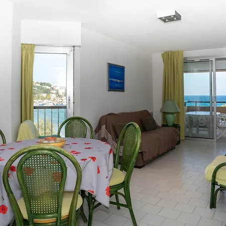 Bel T2 Pour 4 Personnes Avec Terrasse, Parking Et Climatisation - Fr-1-803-47 Apartment Le Lavandou