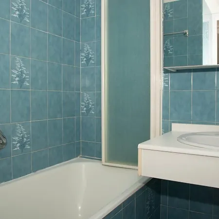 Bel T2 Pour 4 Personnes Avec Terrasse, Parking Et Climatisation - Fr-1-803-47 Apartment *