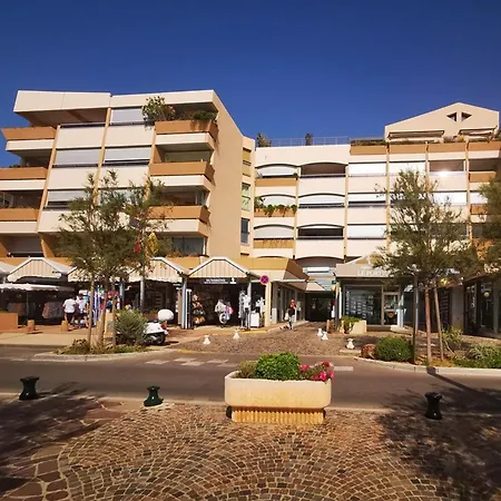 Bel T2 Pour 4 Personnes Avec Terrasse, Parking Et Climatisation - Fr-1-803-47 Apartment *